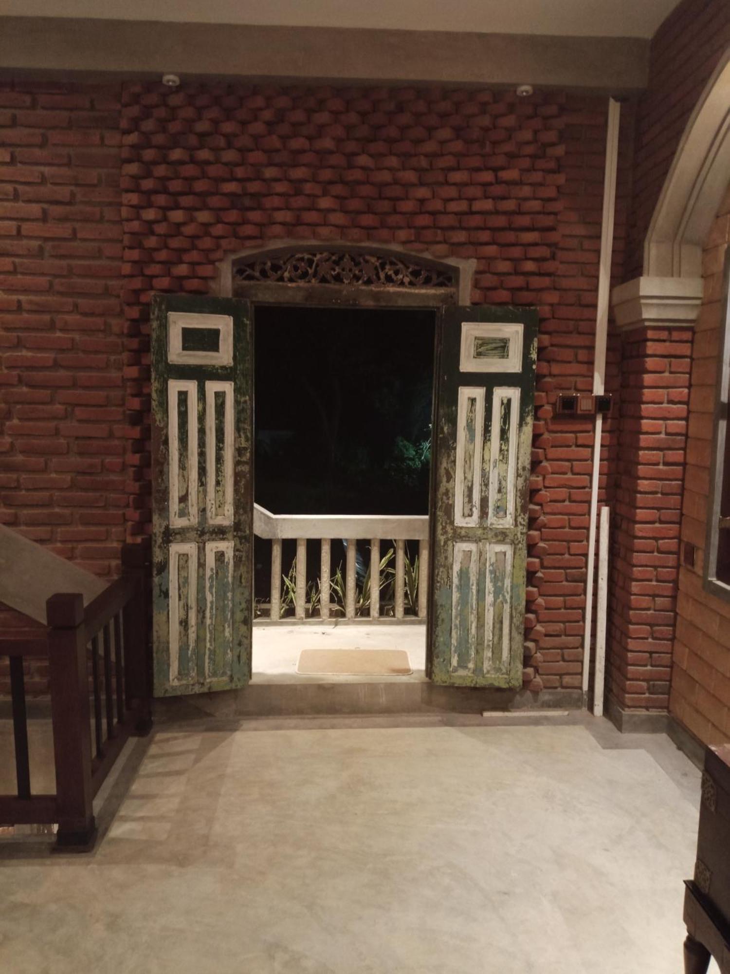 Hotel The Brick Wonder Habaraduwa Central Exterior foto